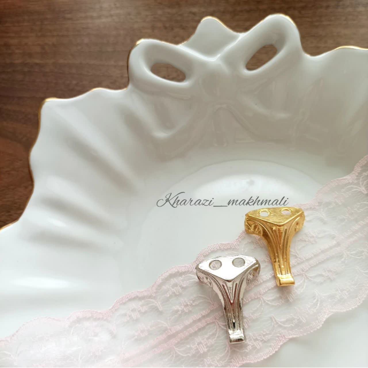 پایه فلزی هلالی